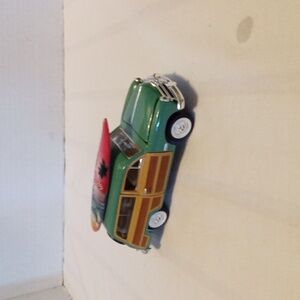 Ford 1949 Woody Wagon 1:38